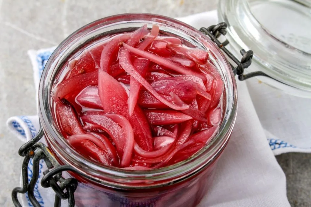 pickles oignon rouge
